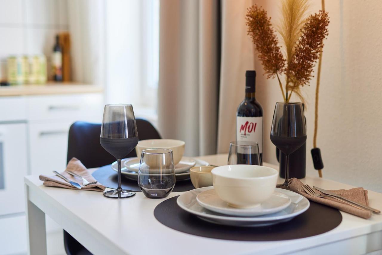 DELUXE APARTMENT 3 - zentral, Parkplatz, NETFLIX Bad Oeynhausen Buitenkant foto
